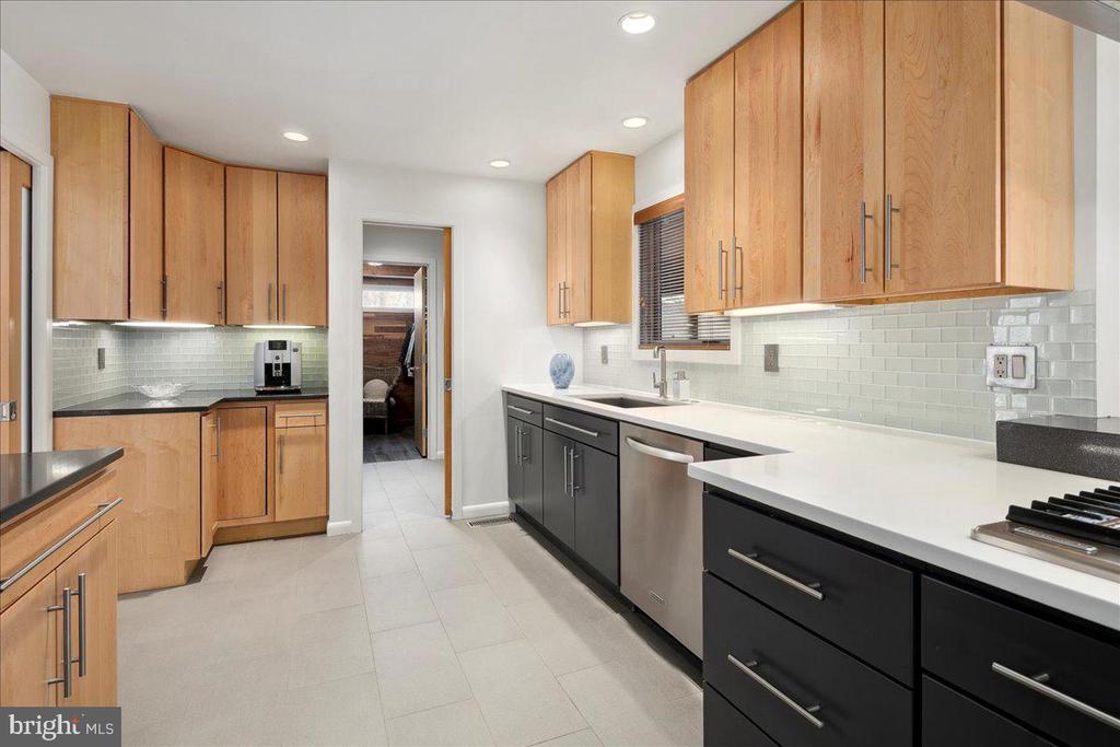 11136 POWDER HORN DRIVE