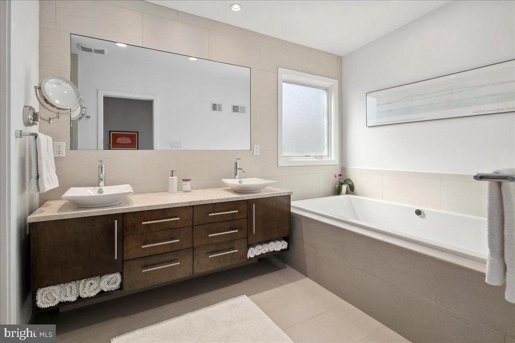 11136 POWDER HORN DRIVE