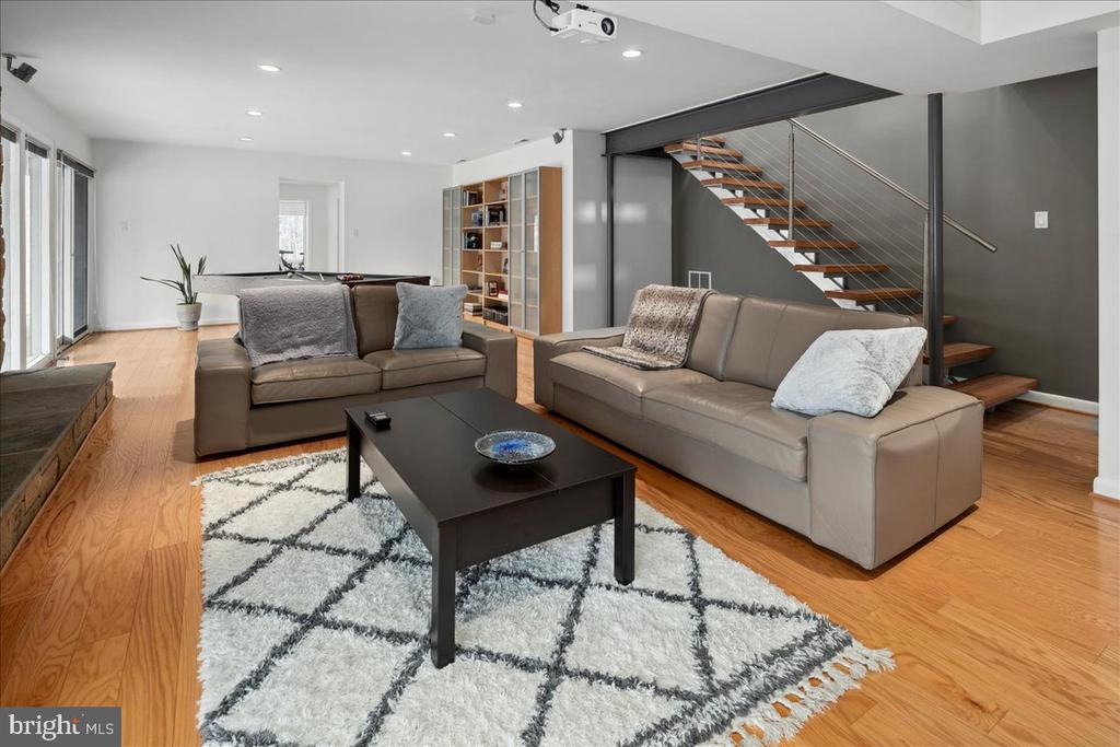 11136 POWDER HORN DRIVE