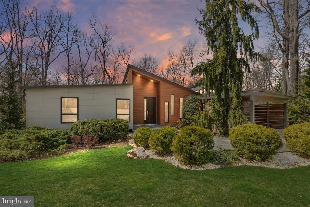 11136 POWDER HORN DRIVE