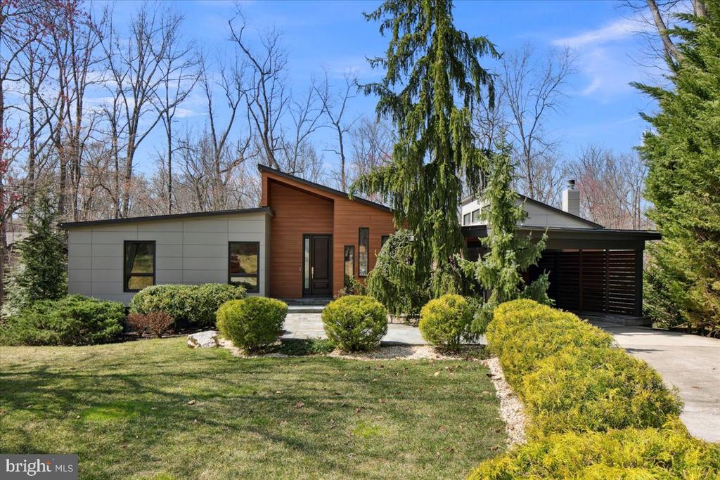 11136 POWDER HORN DRIVE
