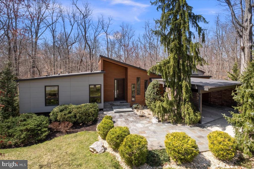 11136 POWDER HORN DRIVE
