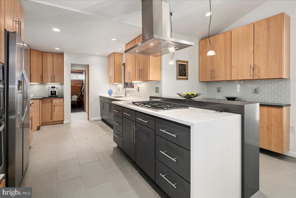 11136 POWDER HORN DRIVE