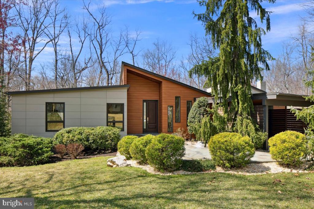 11136 POWDER HORN DRIVE