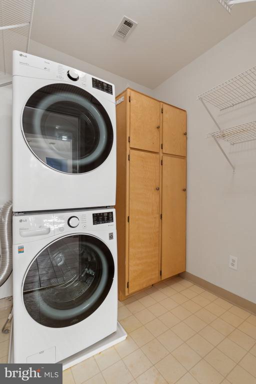 301 HIGH GABLES DRIVE Unit: 305