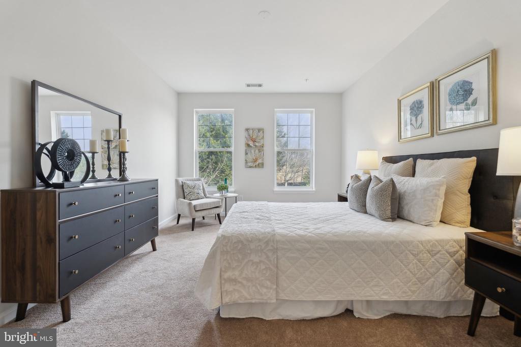 301 HIGH GABLES DRIVE Unit: 305