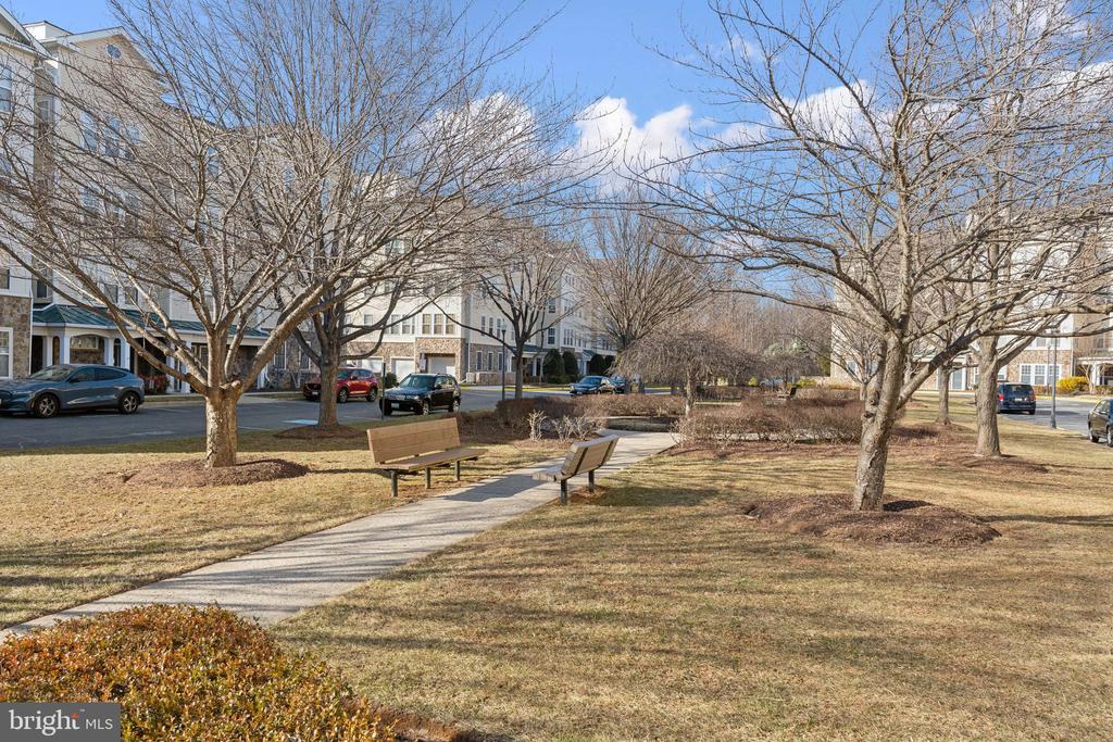 301 HIGH GABLES DRIVE Unit: 305