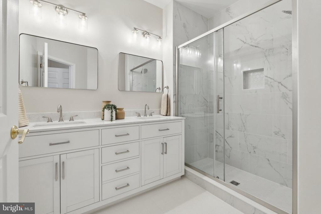 301 HIGH GABLES DRIVE Unit: 305