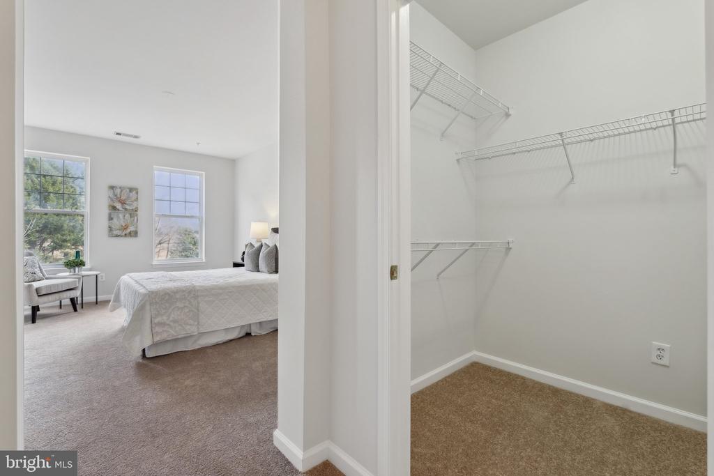 301 HIGH GABLES DRIVE Unit: 305
