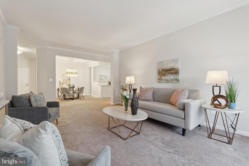 301 HIGH GABLES DRIVE Unit: 305