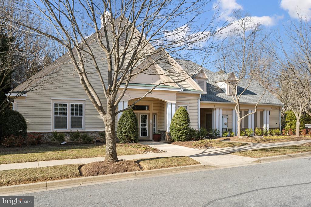 301 HIGH GABLES DRIVE Unit: 305