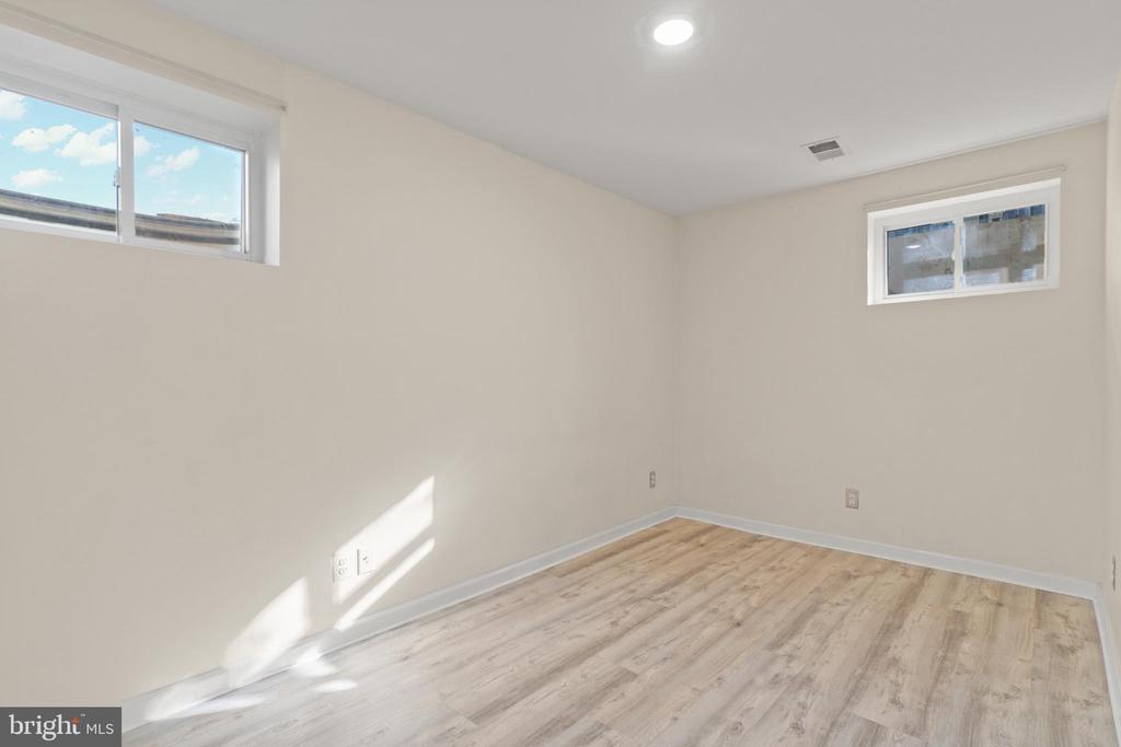 2430 LYTTONSVILLE ROAD