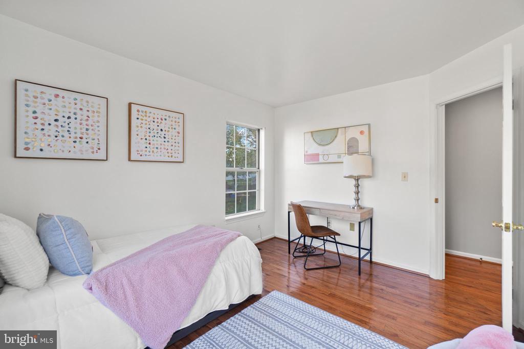 2430 LYTTONSVILLE ROAD