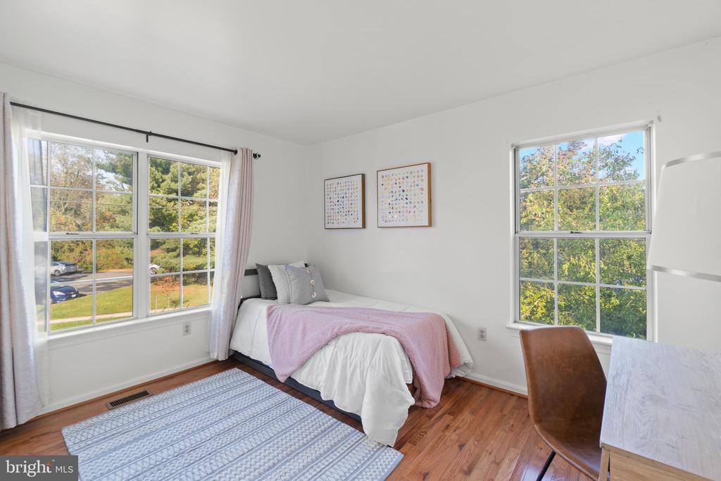 2430 LYTTONSVILLE ROAD