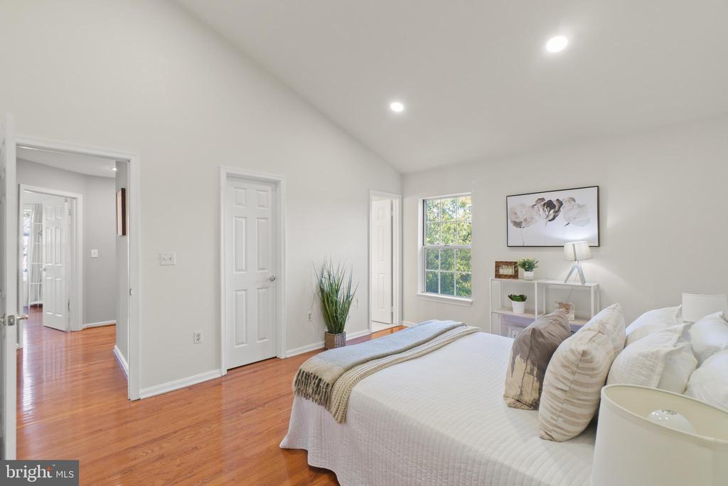2430 LYTTONSVILLE ROAD