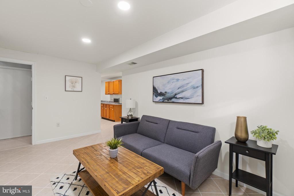 2430 LYTTONSVILLE ROAD