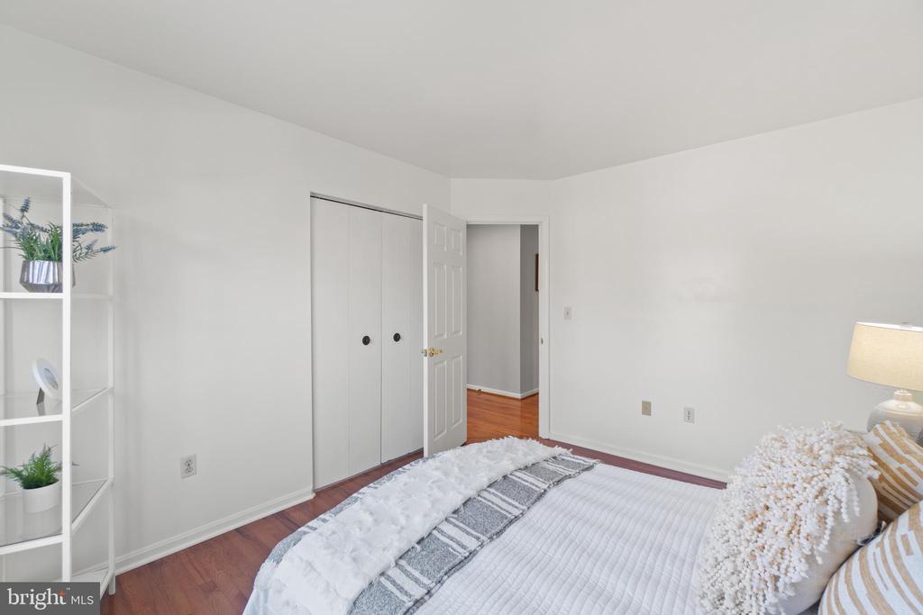 2430 LYTTONSVILLE ROAD