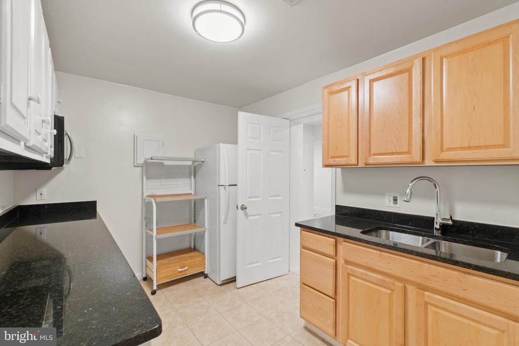 2430 LYTTONSVILLE ROAD
