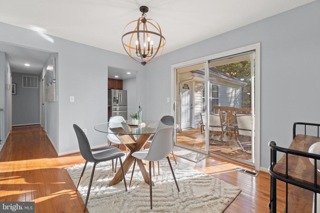 2430 LYTTONSVILLE ROAD