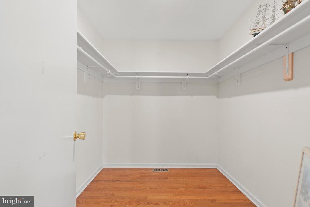2430 LYTTONSVILLE ROAD