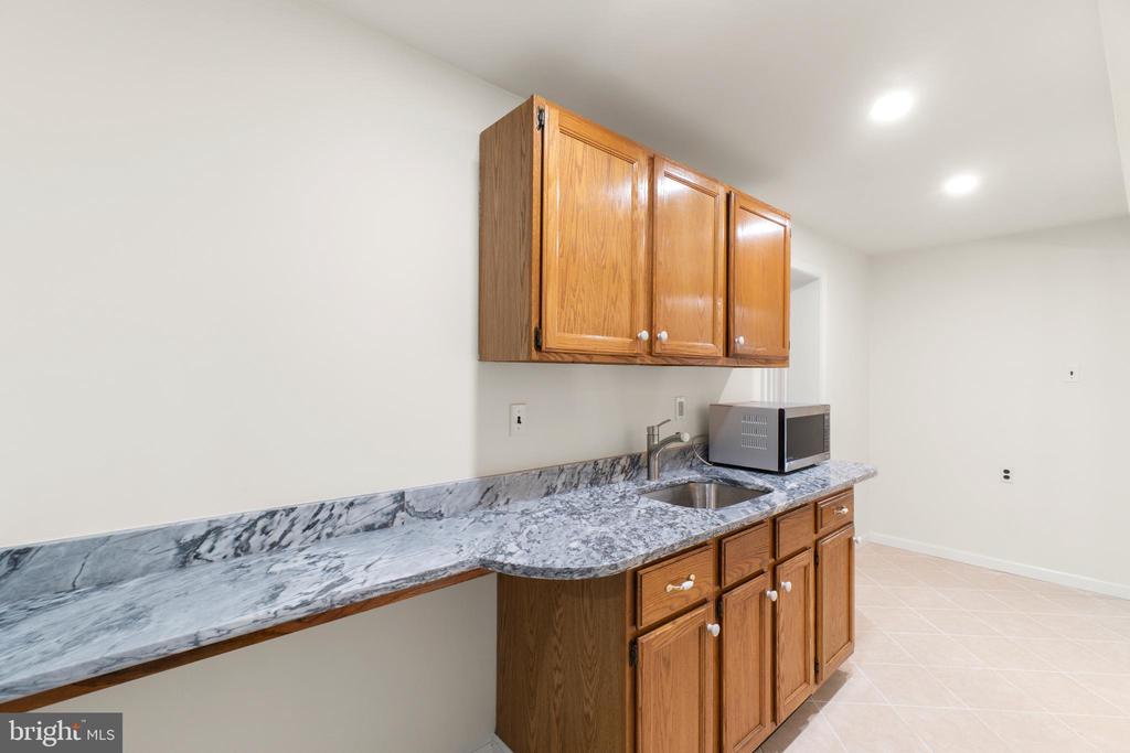 2430 LYTTONSVILLE ROAD