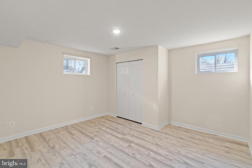 2430 LYTTONSVILLE ROAD