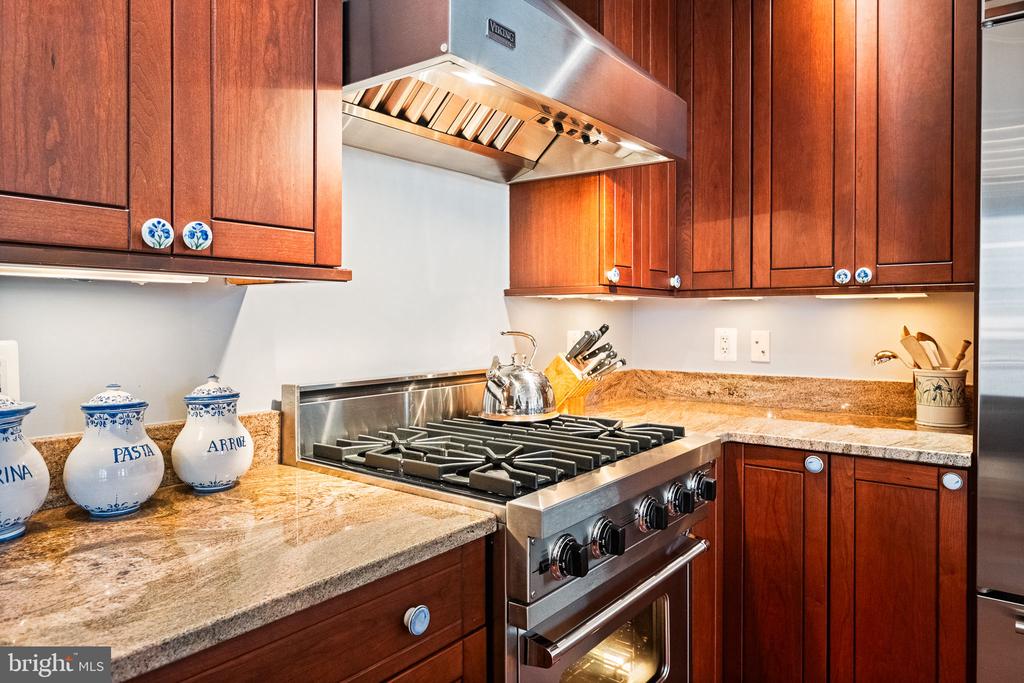 7710 WOODMONT AVENUE Unit: 613