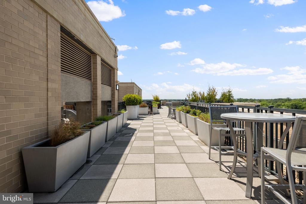 7710 WOODMONT AVENUE Unit: 613