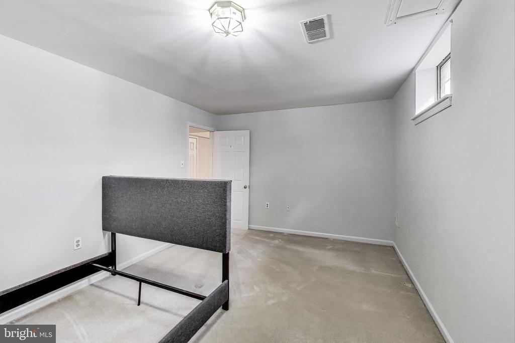 5 ARGOSY COURT