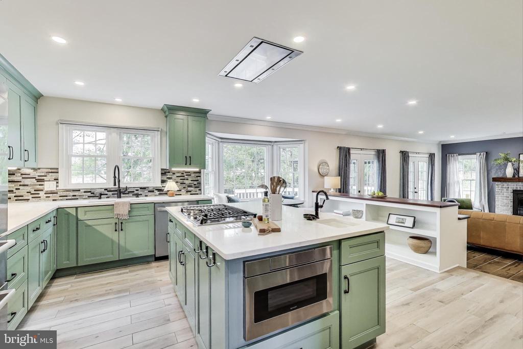 5 ARGOSY COURT