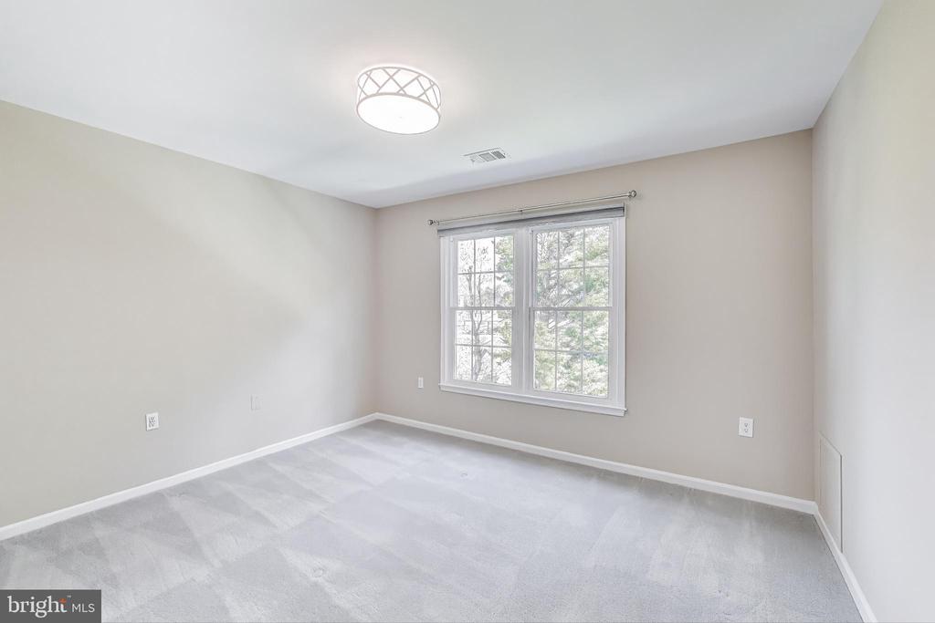 5 ARGOSY COURT