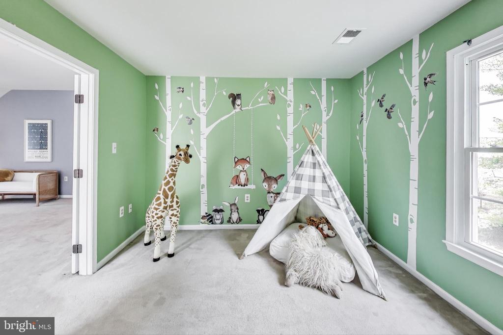 5 ARGOSY COURT