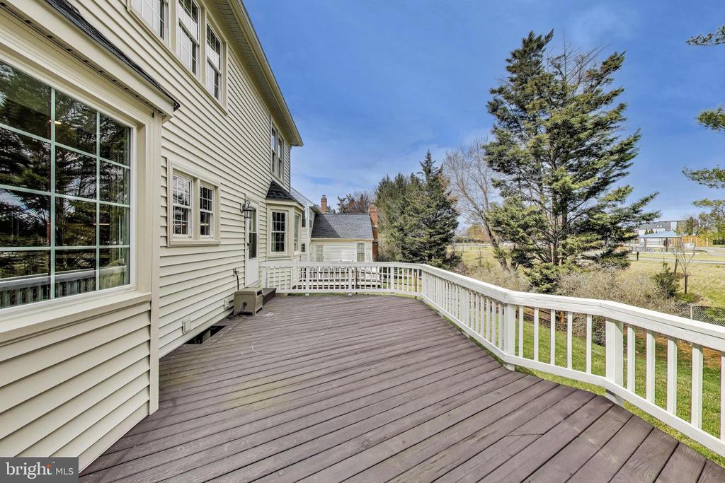 5 ARGOSY COURT