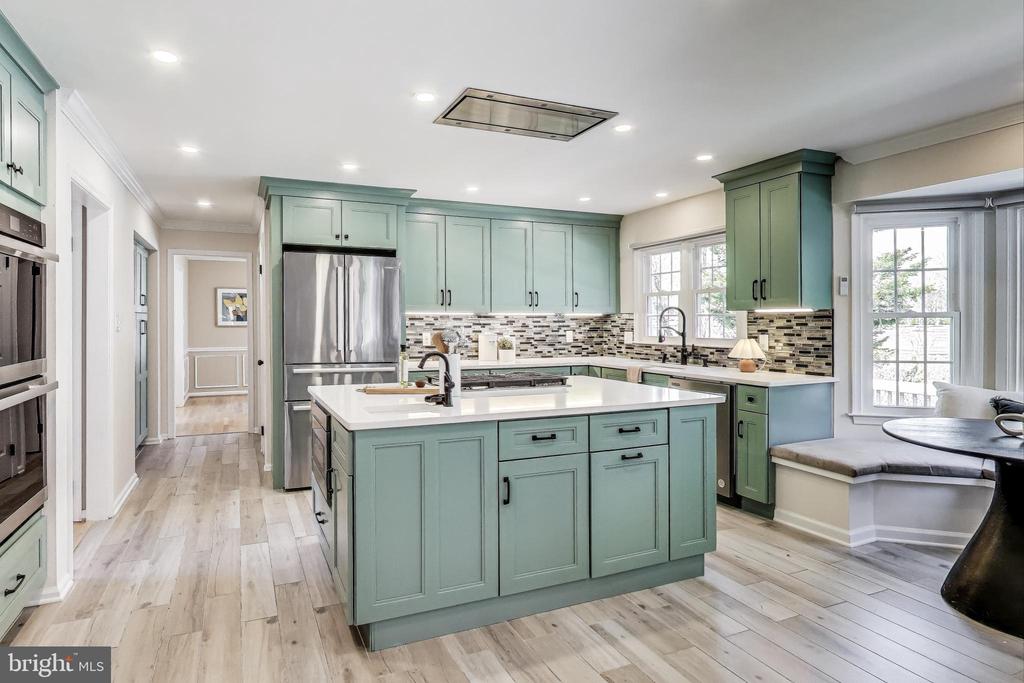 5 ARGOSY COURT