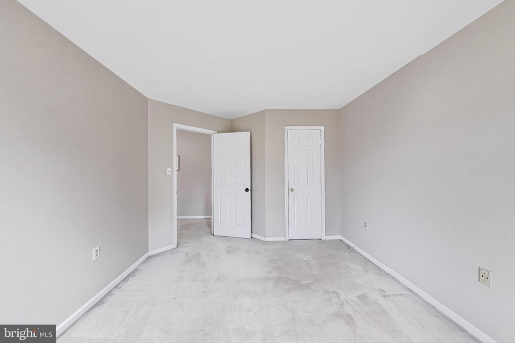 5 ARGOSY COURT