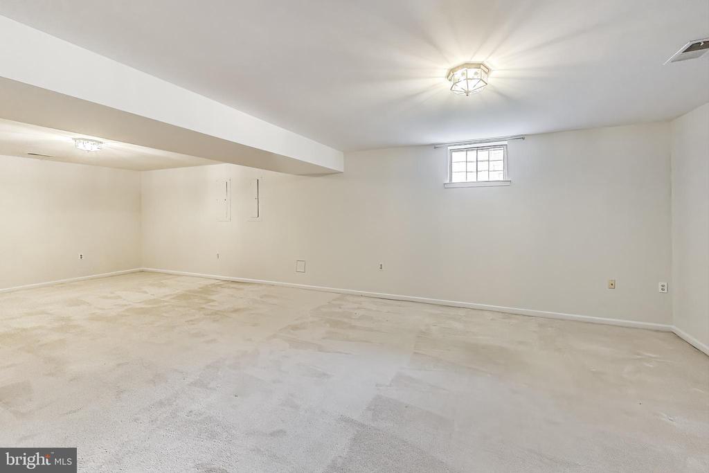 5 ARGOSY COURT