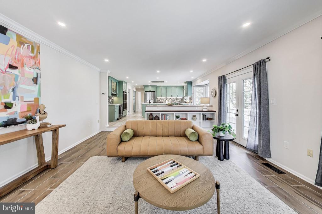 5 ARGOSY COURT