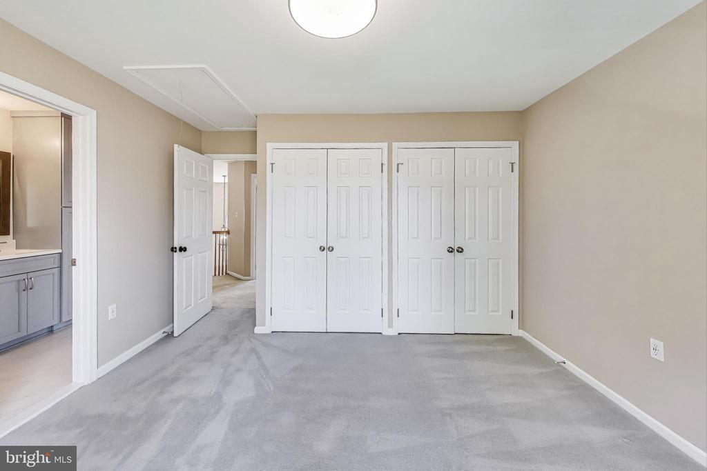 5 ARGOSY COURT