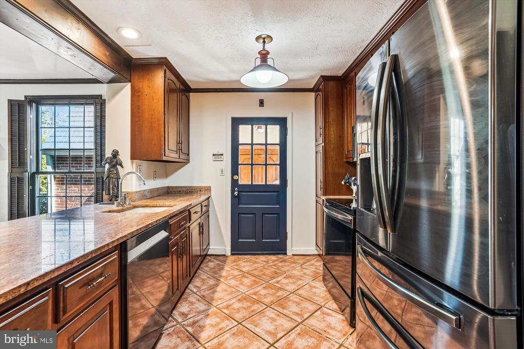 10545 SWEETBRIAR PARKWAY