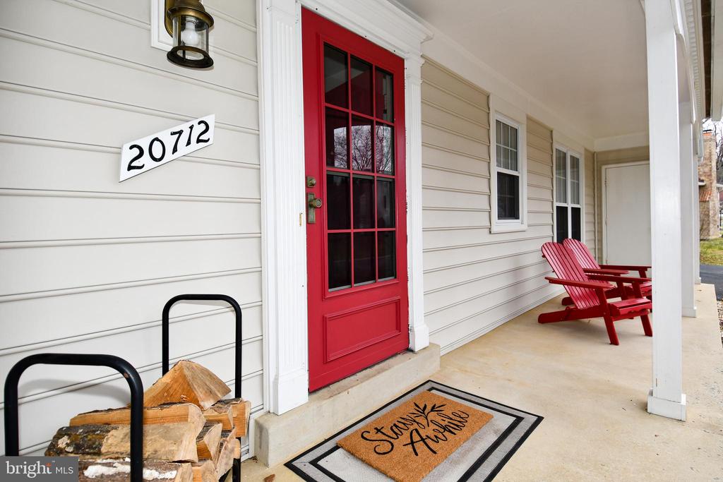 20712 ASPENWOOD LANE