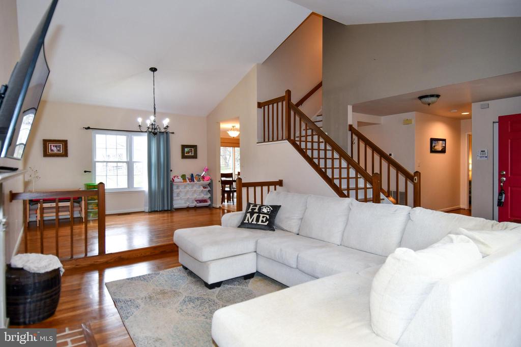 20712 ASPENWOOD LANE