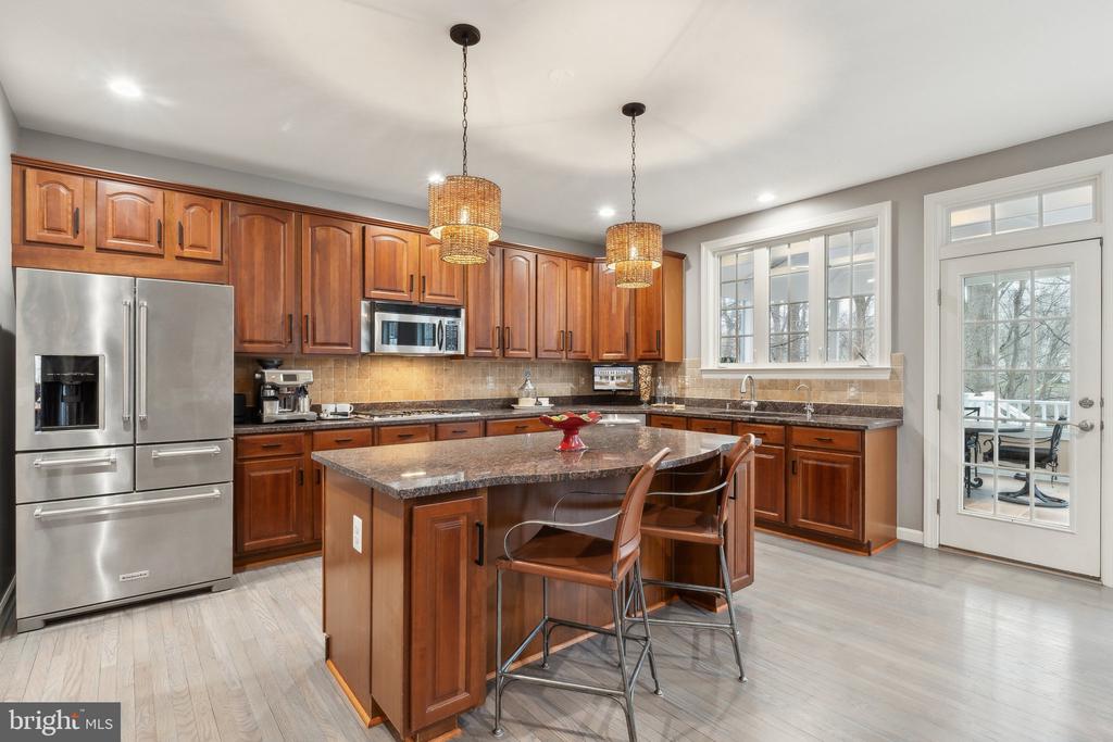 866 STILL CREEK LANE