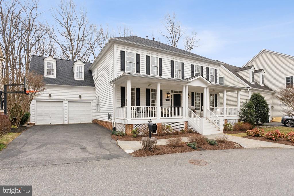 866 STILL CREEK LANE