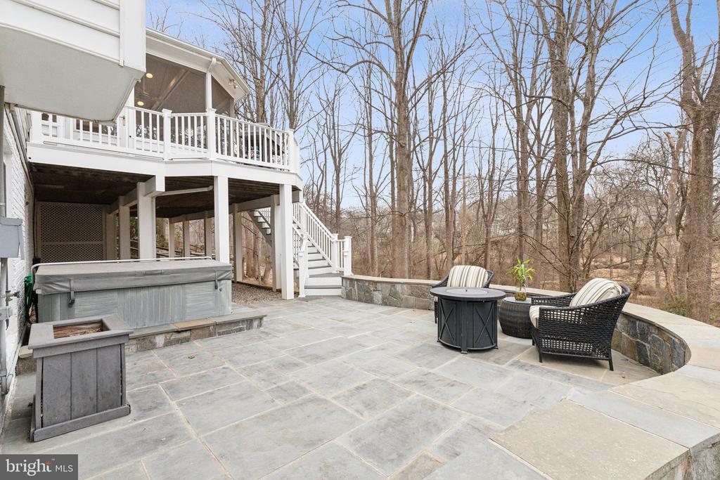 866 STILL CREEK LANE