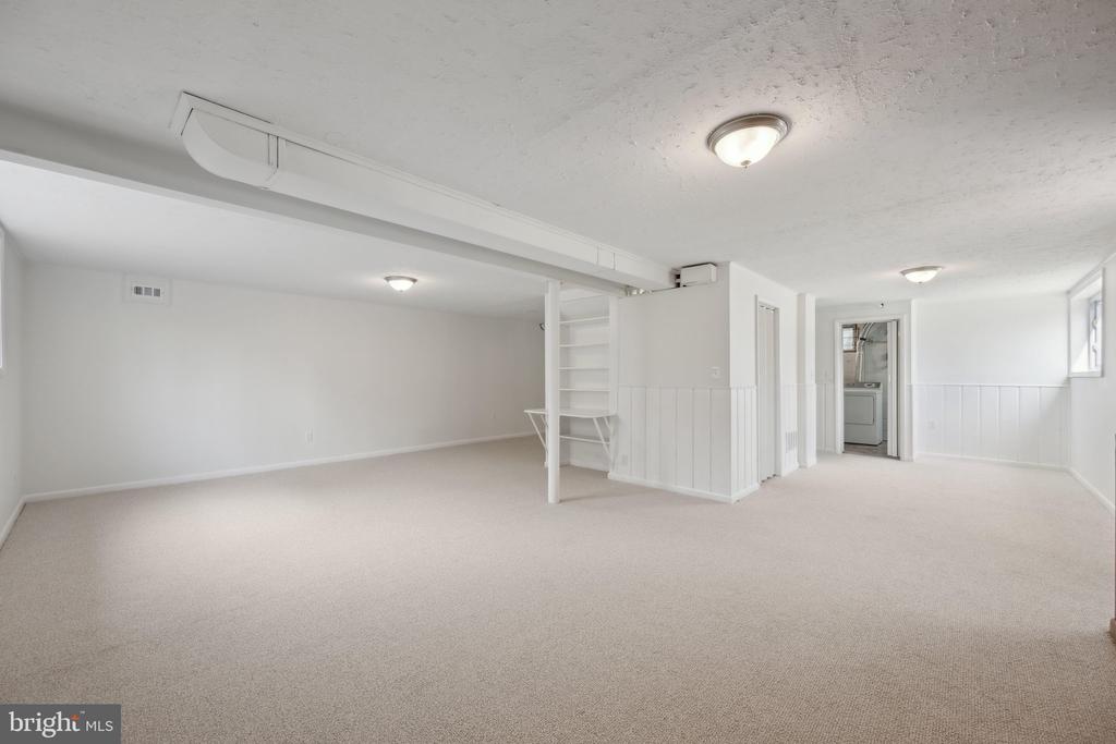 4110 MITSCHER COURT