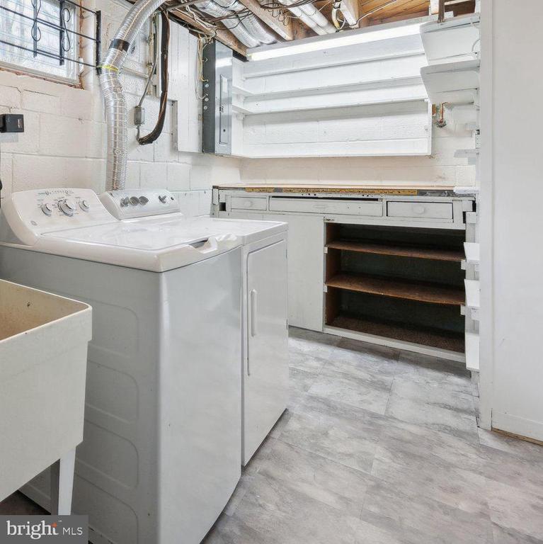 4110 MITSCHER COURT