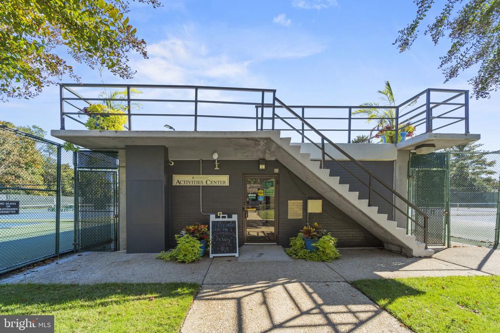 5225 POOKS HILL ROAD Unit: 722S