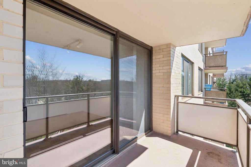 5225 POOKS HILL ROAD Unit: 722S