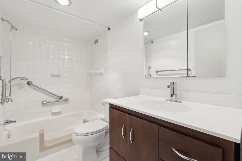 5225 POOKS HILL ROAD Unit: 722S