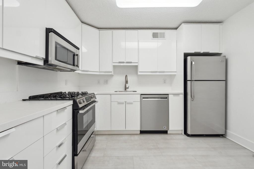 5225 POOKS HILL ROAD Unit: 722S